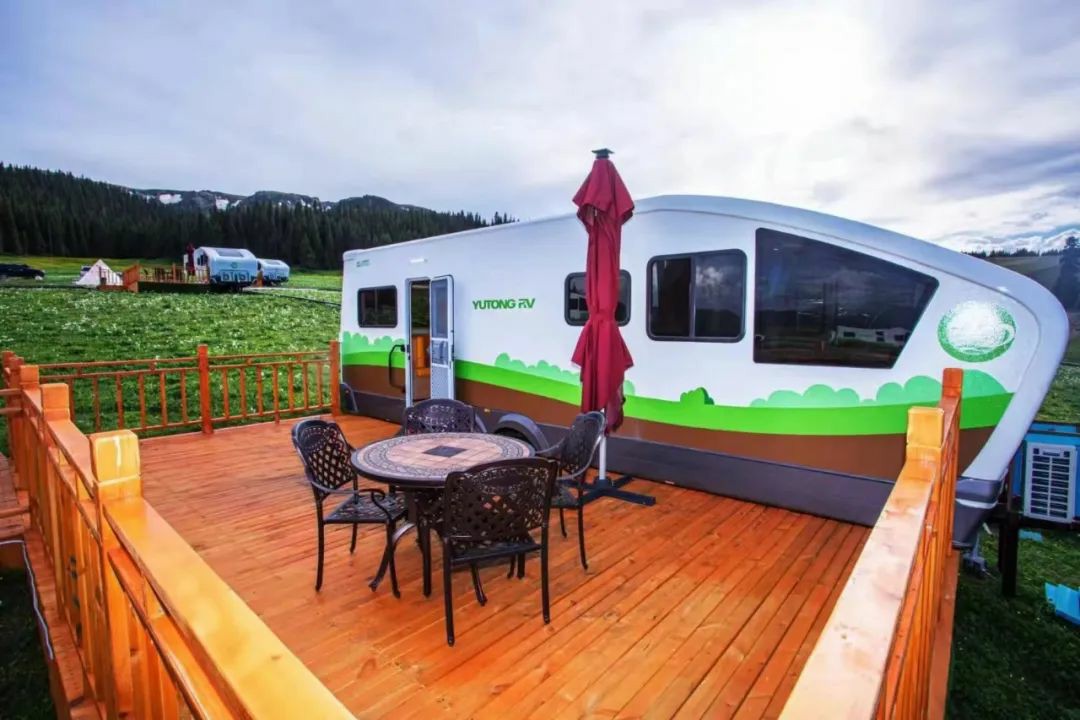 赛里木湖畔的“风景之屋”：9888拉斯维加斯移动民宿开启沉浸式旅行体验