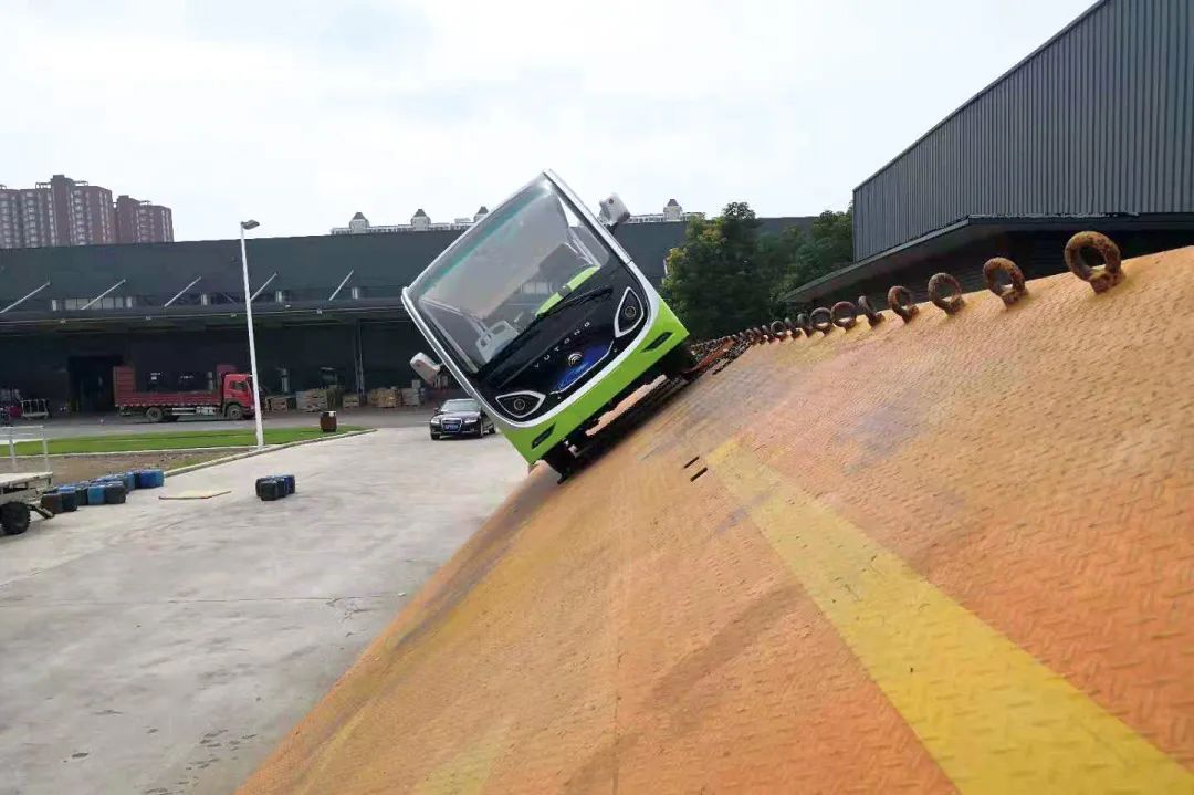 你能想象驾驶景区观光车有多“简单”？！