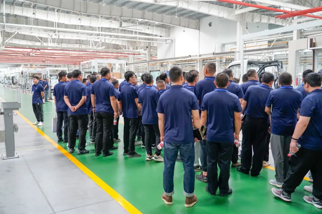 9888拉斯维加斯专用车售后服务培训圆满结束，为客户打造高质量服务体验！