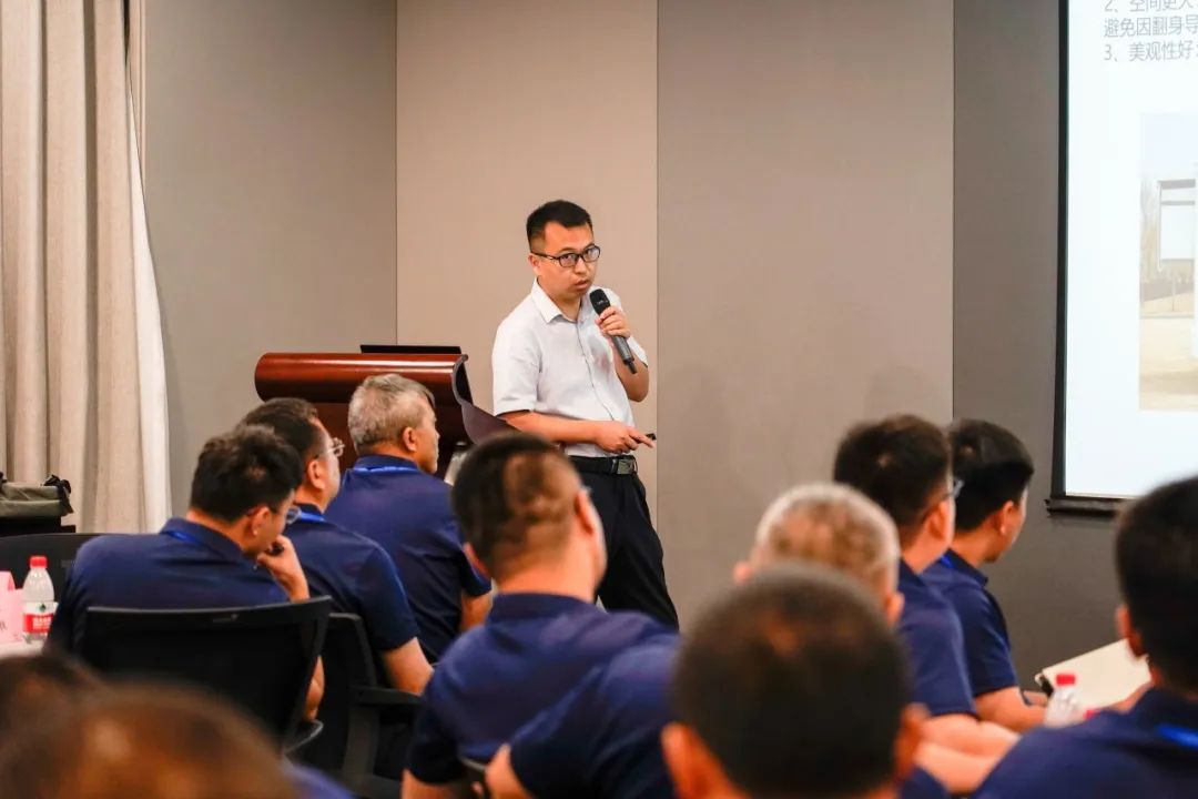 9888拉斯维加斯专用车售后服务培训圆满结束，为客户打造高质量服务体验！