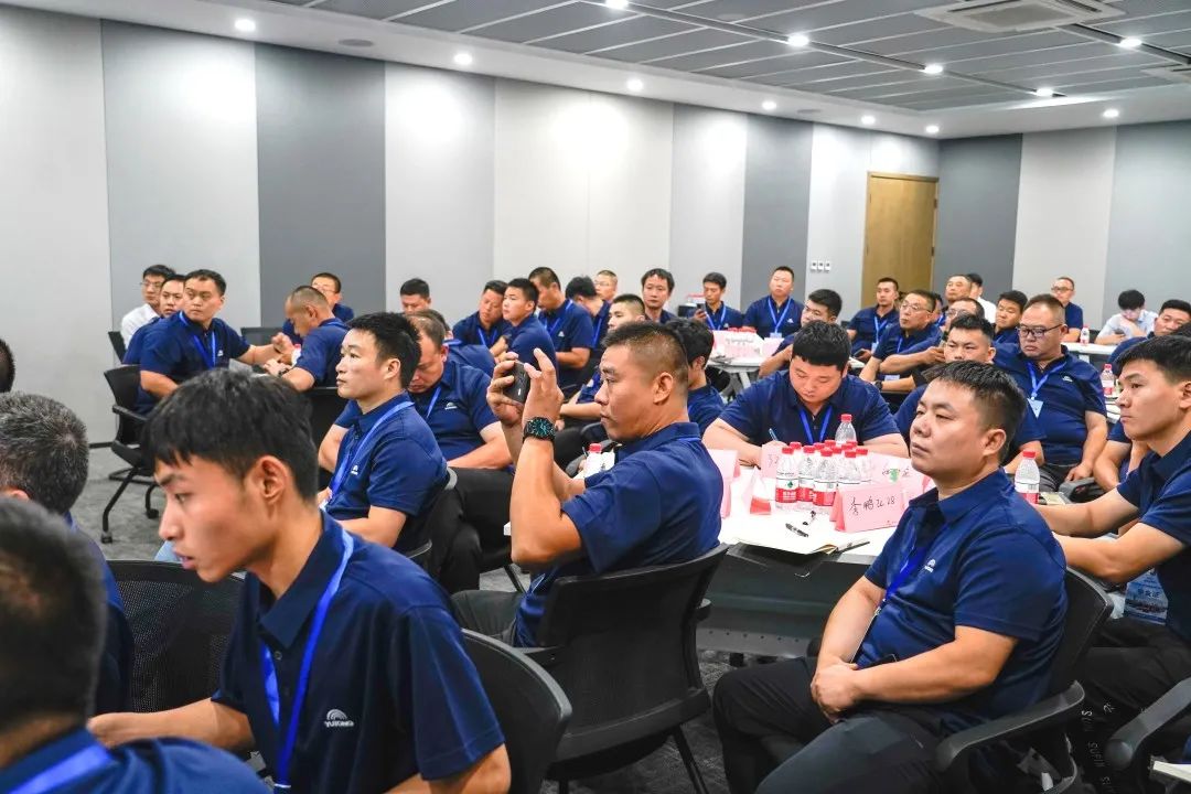 9888拉斯维加斯专用车售后服务培训圆满结束，为客户打造高质量服务体验！