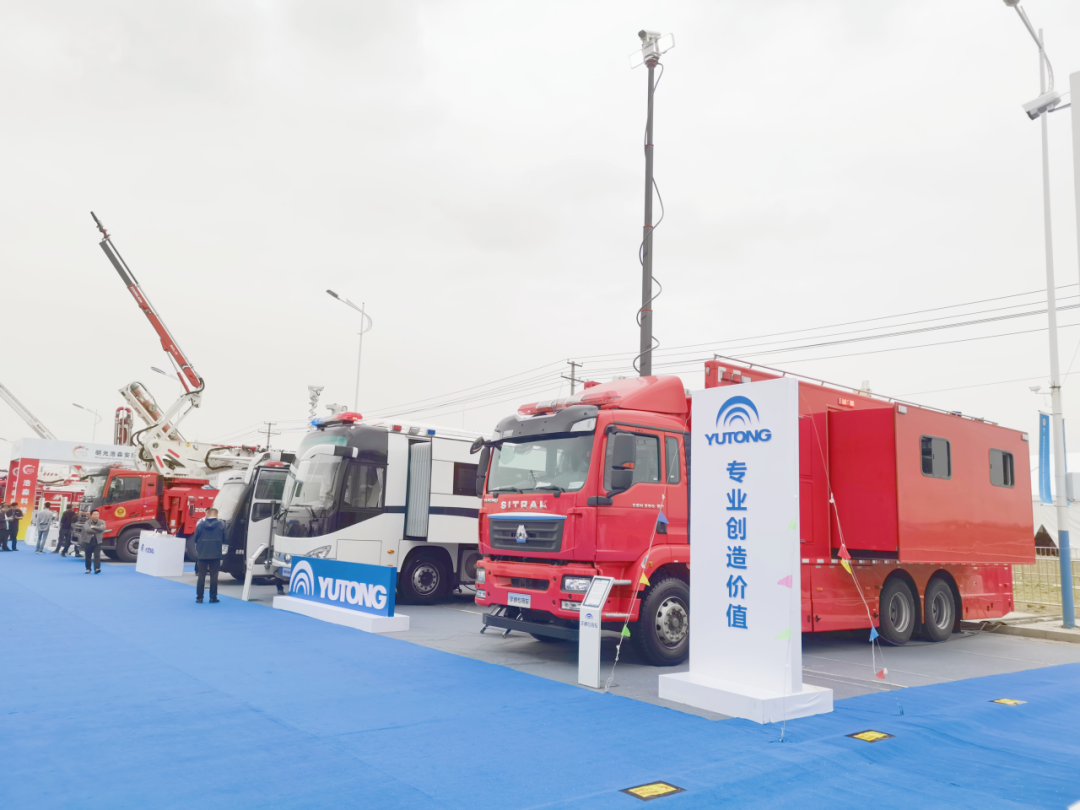 9888拉斯维加斯应急救援车辆惊艳亮相第三届全国危化救援技术竞赛展！