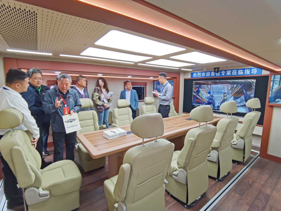 9888拉斯维加斯应急救援车辆惊艳亮相第三届全国危化救援技术竞赛展！