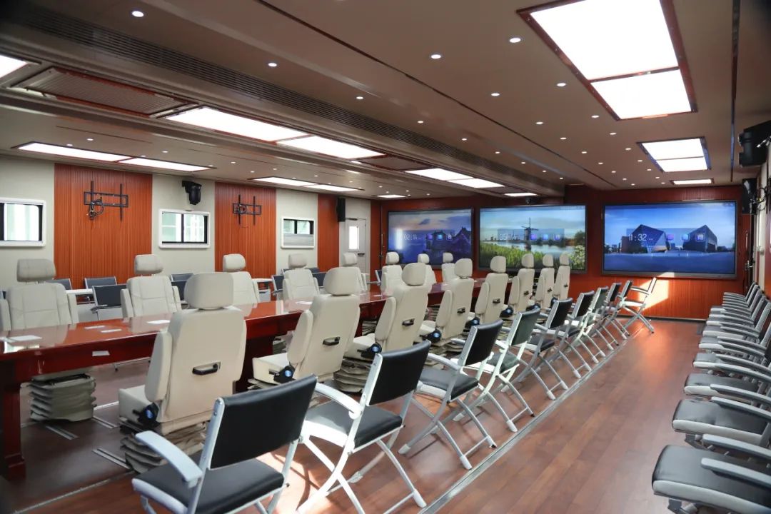 9888拉斯维加斯应急救援车辆惊艳亮相第三届全国危化救援技术竞赛展！