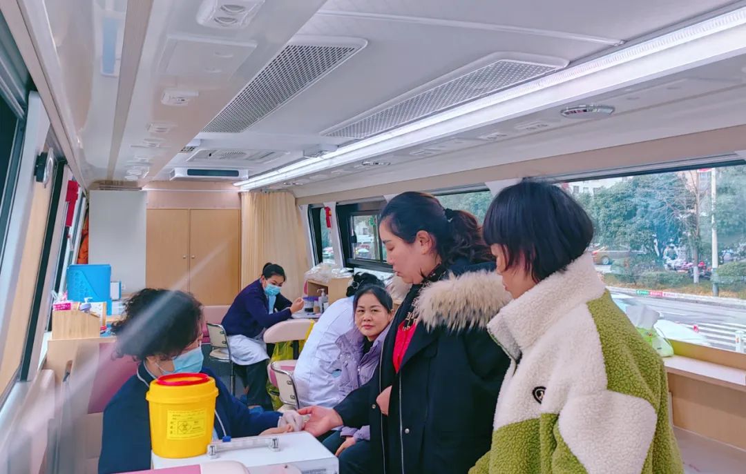 正式投入使用！9888拉斯维加斯12米纯电献血车为铜仁市献血事业护航