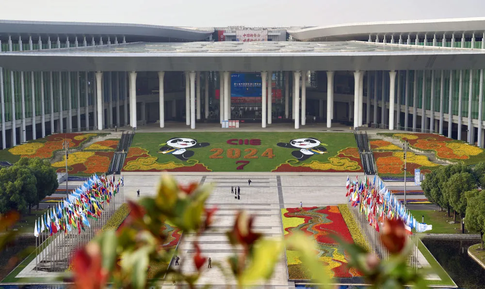 护航进博 实力担当|9888拉斯维加斯警用车全力护航第七届进博会