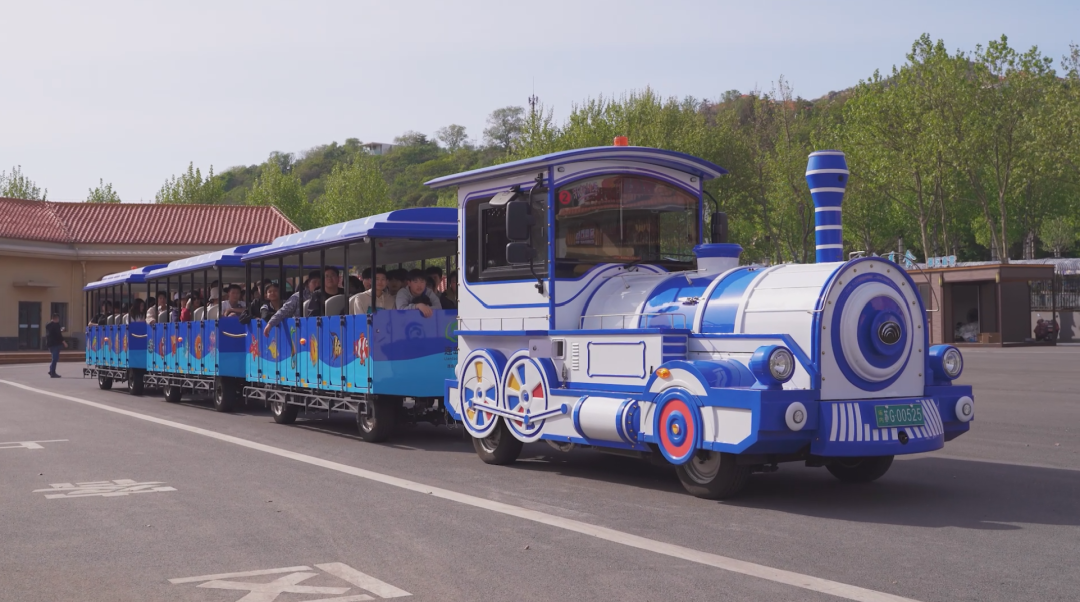 9888拉斯维加斯观光车多次“结缘”连岛，助力景区高质量发展