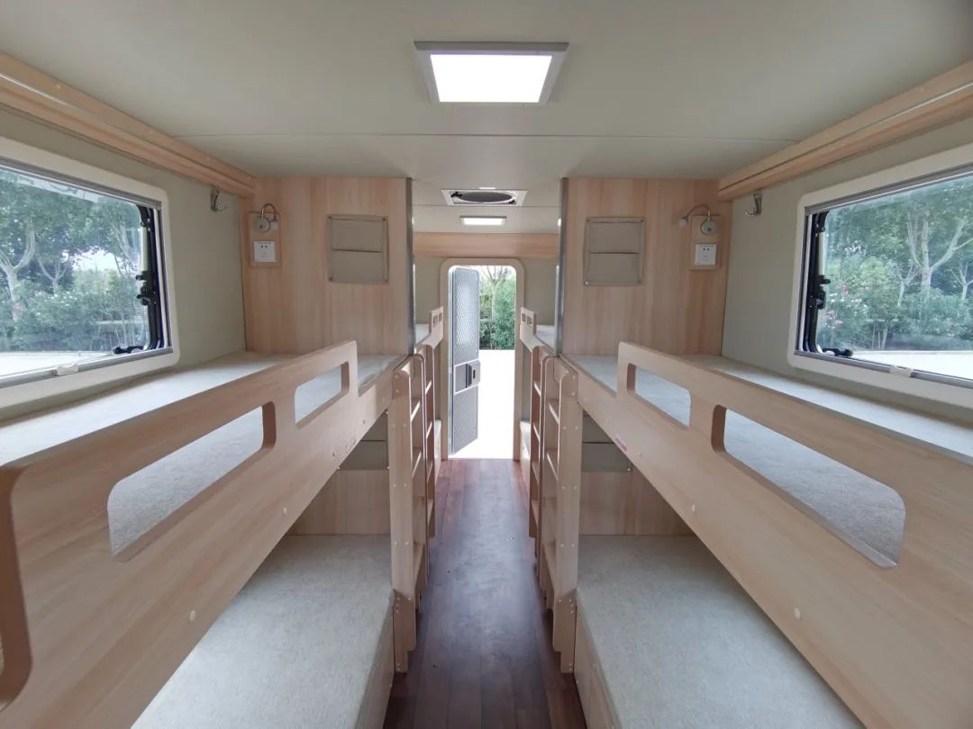 9888拉斯维加斯专用车亮相全球公共安全合作论坛（连云港），为全球普遍安全建设贡献力量